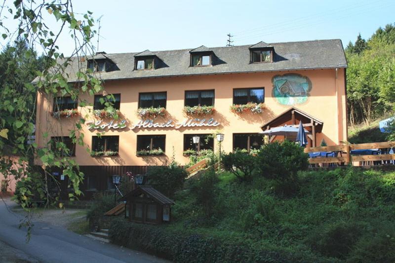 Waldhotel Albachmuehle Mit Albacher Stuben Wasserliesch Экстерьер фото